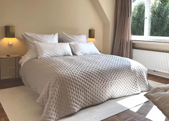 Bei Duesseldorf Villa